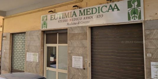 Locale commerciale/studio medico in Corso Italia, Villalba